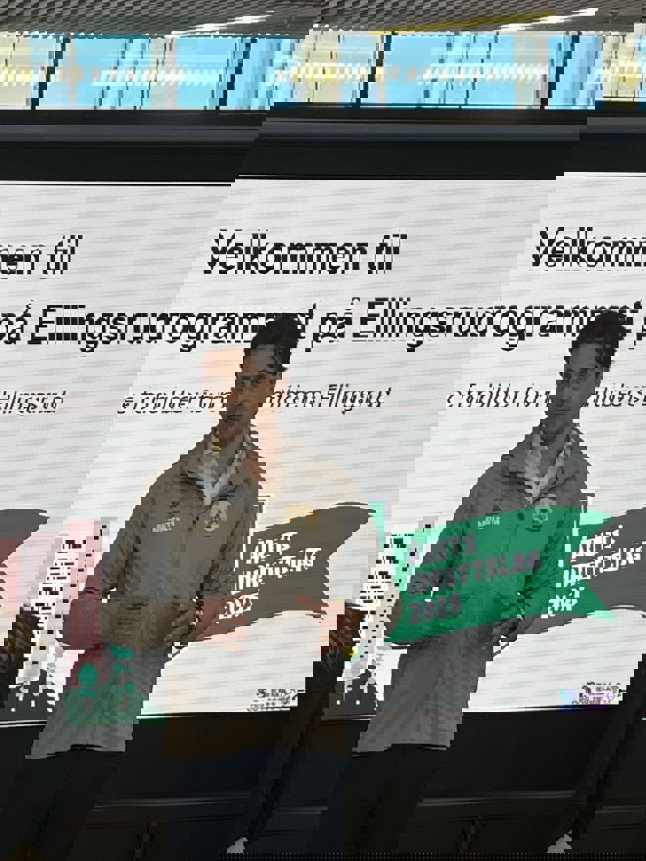 Foto: Ingjerd Tesaker en person som holder et foredrag