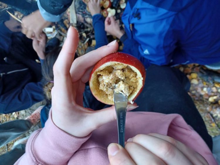Eple med sukker og kanel